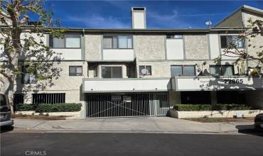 22865 Del Valle Street 1, Woodland Hills, California 91364, 2 Bedrooms Bedrooms, ,Residential Lease,Rent,22865 Del Valle Street 1,SR24211758