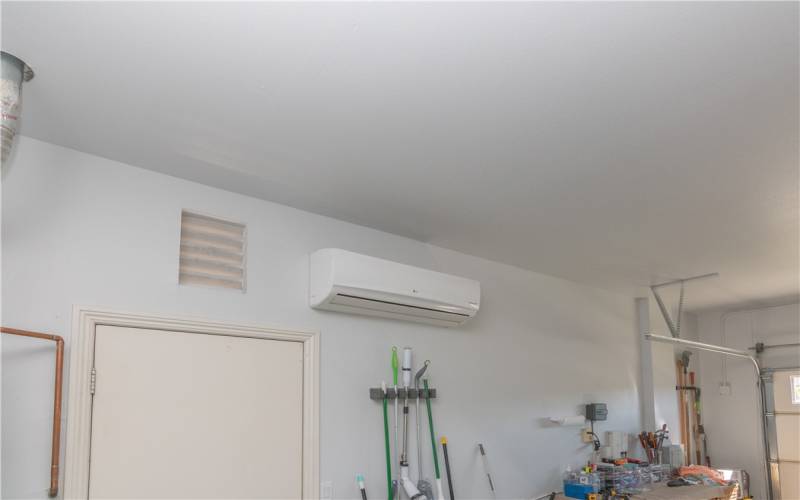 Additional A/C unit in​​‌​​​​‌​​‌‌​​‌​​​‌‌​​​‌​​‌‌​​‌‌​​‌‌​​​​ garage.