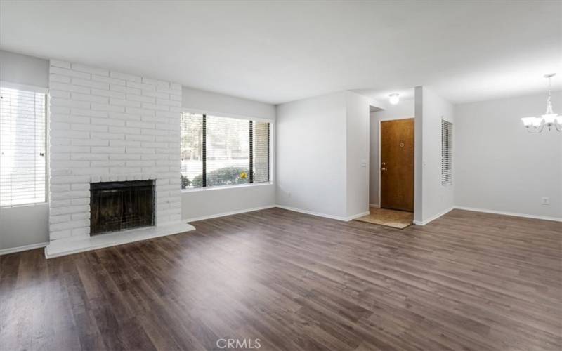 Living Room W/Fireplace