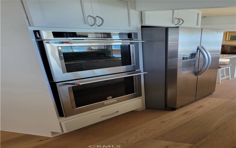 KitchenAide double convention ovens, refrigerator with water & ice door