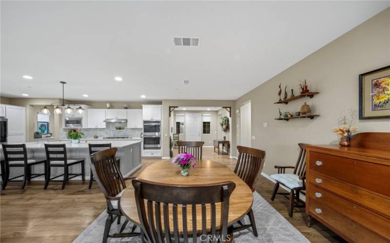 LARGE OPEN DINING AREA