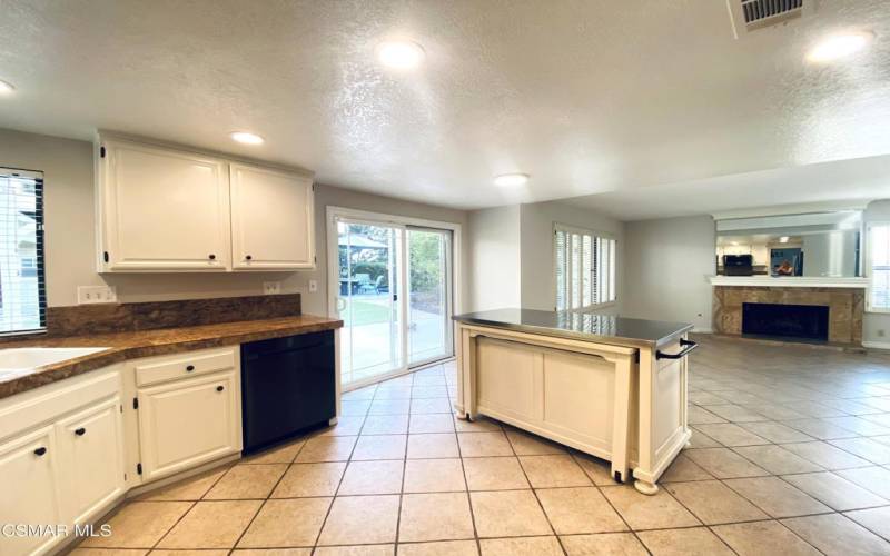 A kitchen family room