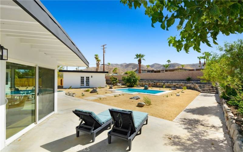 Loot at that MOUNTAIN VIEW! Imagine relaxing in this beautiful backyard!