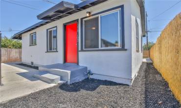 1250 1/2 W 87th Street, Los Angeles, California 90044, 2 Bedrooms Bedrooms, ,2 BathroomsBathrooms,Residential,Buy,1250 1/2 W 87th Street,DW24209185