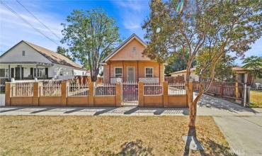 2158 11th Street, Riverside, California 92507, 4 Bedrooms Bedrooms, ,1 BathroomBathrooms,Residential,Buy,2158 11th Street,IG24210521