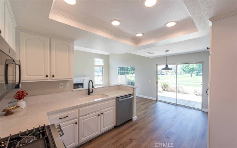 Quartz Counter Tops with plenty of Counter Space