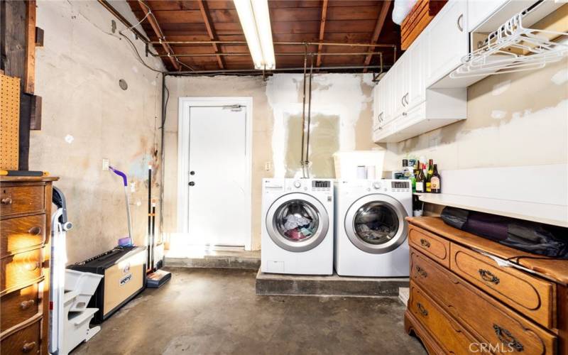 Laundry in garage.