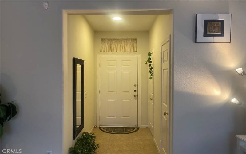 Entrance Area / view from living room