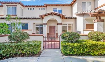 2347 Sunningdale Drive, Tustin, California 92782, 2 Bedrooms Bedrooms, ,2 BathroomsBathrooms,Residential,Buy,2347 Sunningdale Drive,NP24208860