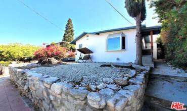 10618 Samoa Avenue, Tujunga, California 91042, 2 Bedrooms Bedrooms, ,1 BathroomBathrooms,Residential Lease,Rent,10618 Samoa Avenue,24450977