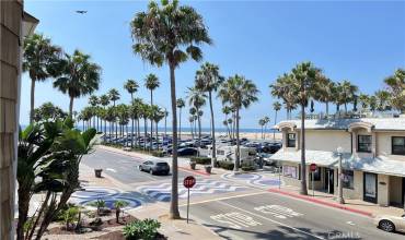 600 E Oceanfront 2H, Newport Beach, California 92661, 2 Bedrooms Bedrooms, ,1 BathroomBathrooms,Residential Lease,Rent,600 E Oceanfront 2H,NP24213015