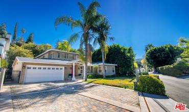 3946 Ventura Canyon Avenue, Sherman Oaks, California 91423, 4 Bedrooms Bedrooms, ,4 BathroomsBathrooms,Residential Lease,Rent,3946 Ventura Canyon Avenue,24452435