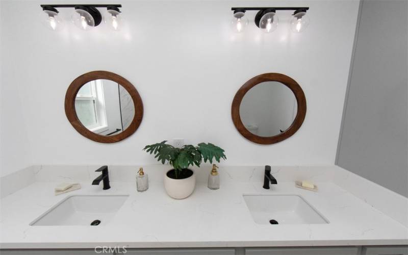 Double Sinks in bathroom