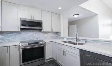 5990 Dandridge Ln 200, San Diego, California 92115, 2 Bedrooms Bedrooms, ,2 BathroomsBathrooms,Residential,Buy,5990 Dandridge Ln 200,240024427SD