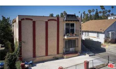 1962 W 22nd Street A, Los Angeles, California 90018, 2 Bedrooms Bedrooms, ,2 BathroomsBathrooms,Residential Lease,Rent,1962 W 22nd Street A,24450195