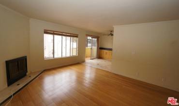 1033 6TH Street 305, Santa Monica, California 90403, 2 Bedrooms Bedrooms, ,1 BathroomBathrooms,Residential Lease,Rent,1033 6TH Street 305,24450043