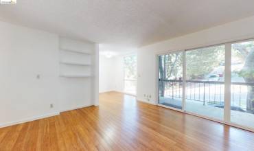 2700 Le Conte Ave 201, Berkeley, California 94709, 1 Bedroom Bedrooms, ,1 BathroomBathrooms,Residential,Buy,2700 Le Conte Ave 201,41065930