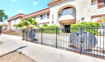 8800 Cedros Avenue 207, Panorama City, California 91402, 1 Bedroom Bedrooms, ,1 BathroomBathrooms,Residential,Buy,8800 Cedros Avenue 207,RS24207856