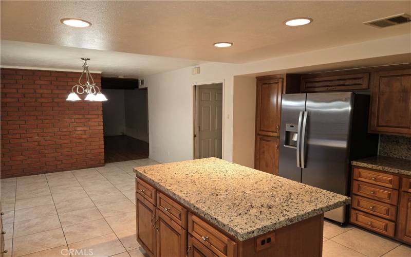 Kitchen / Dining Area