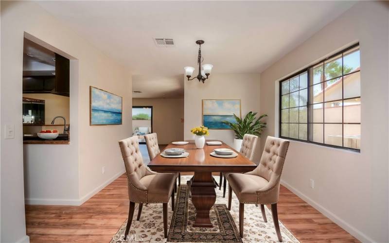 Virtually staged - dinning room