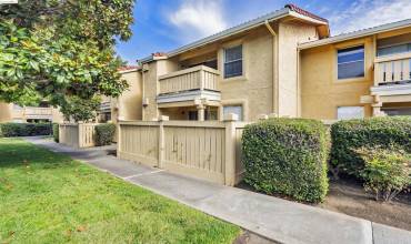 18 Las Moradas Cir, San Pablo, California 94806, 2 Bedrooms Bedrooms, ,2 BathroomsBathrooms,Residential,Buy,18 Las Moradas Cir,41076335