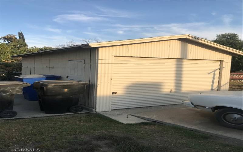 Single car garage with alley access.