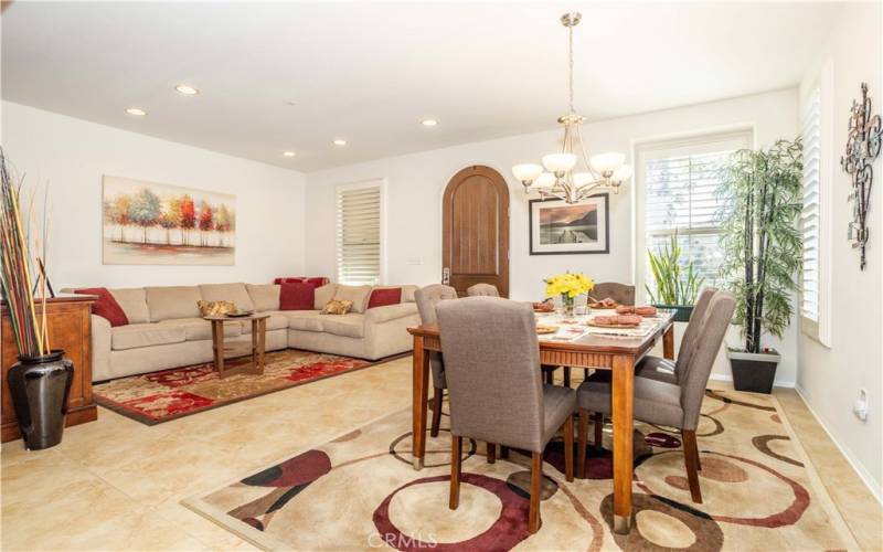 Family Room - Dining area