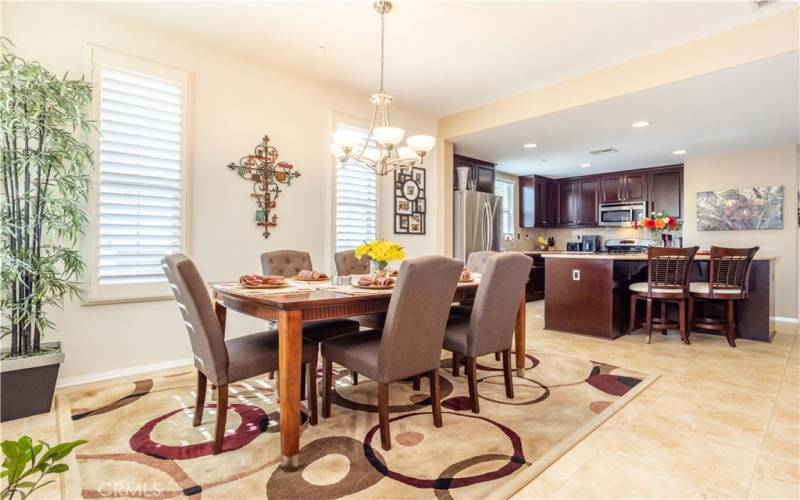 Dining area - Kitchen