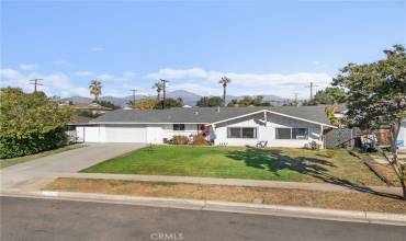 Adorable Redlands Pool Home!