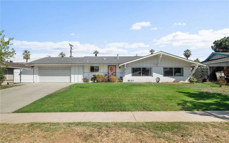 Adorable Redlands Pool Home!