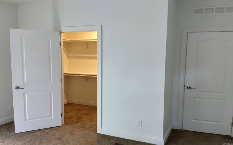 Walk-in closet with lighting