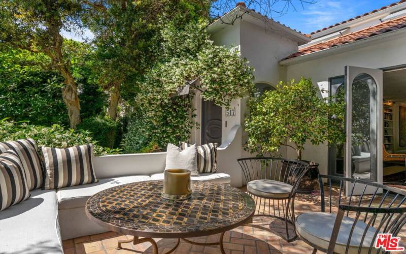 Front Yard Dining Area