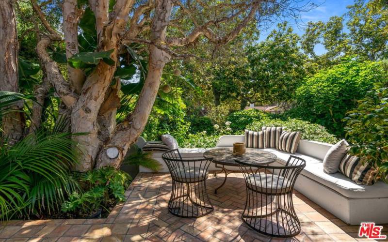 Front Yard Dining Area