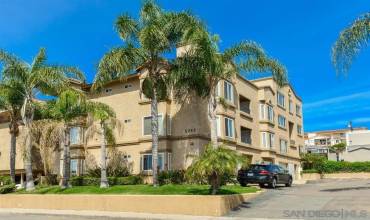 5722 Riley St 8, San Diego, California 92110, 2 Bedrooms Bedrooms, ,2 BathroomsBathrooms,Residential,Buy,5722 Riley St 8,240024575SD