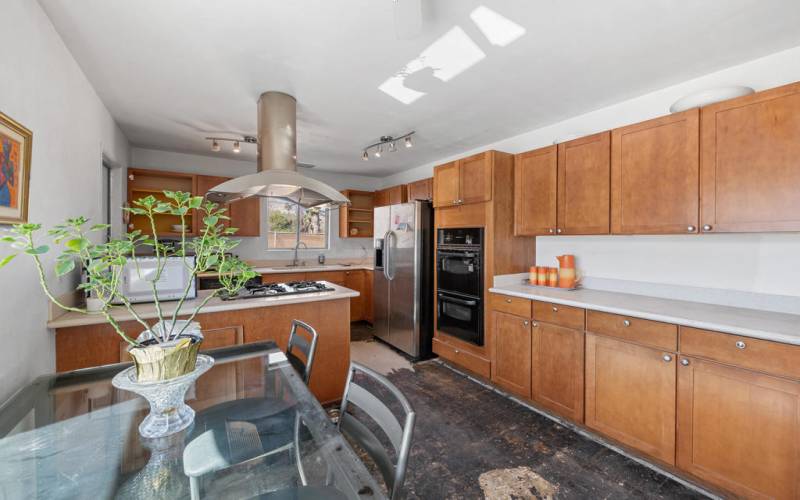 Kitchen eating area