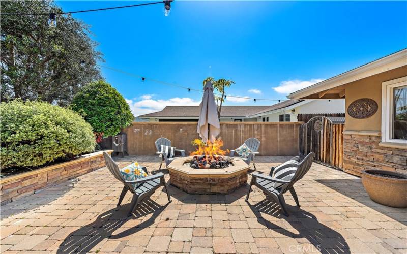 Front courtyard with fire pit and fountain