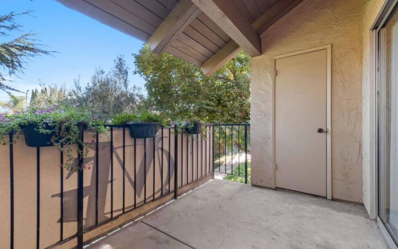 BALCONY PATIO