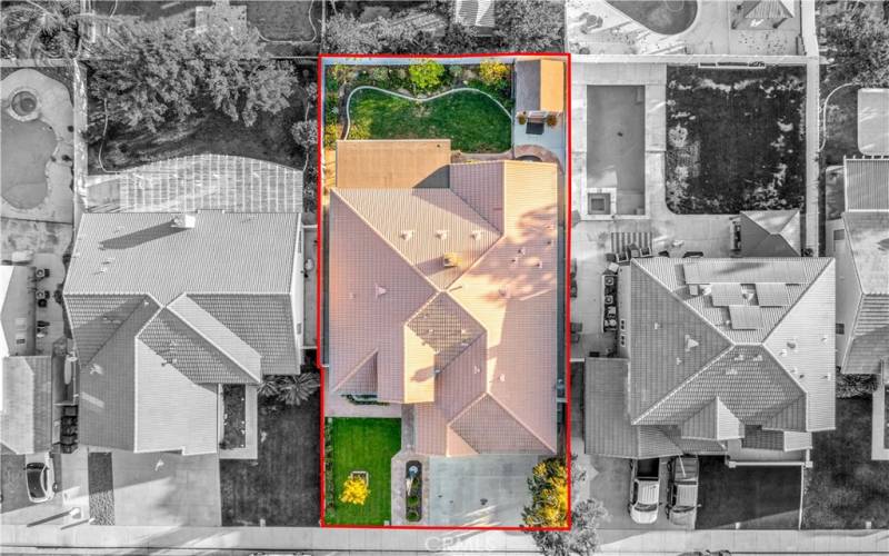 Aerial view with estimated property boundary.