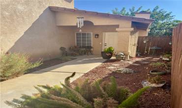 2013 Scenic View Drive, Bakersfield, California 93307, 3 Bedrooms Bedrooms, ,2 BathroomsBathrooms,Residential,Buy,2013 Scenic View Drive,PI24213442