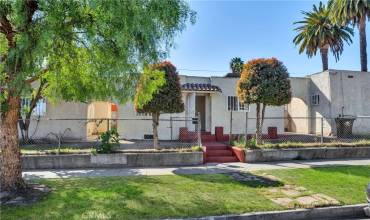 916 W 88th Street, Los Angeles, California 90044, 4 Bedrooms Bedrooms, ,4 BathroomsBathrooms,Residential Income,Buy,916 W 88th Street,SB24211066