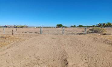 9575 Paramount RD, Phelan, California 92371, ,Land,Buy,9575 Paramount RD,HD24215038