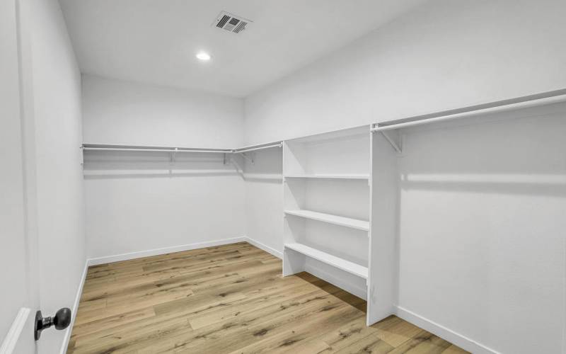 Walk-in Closet