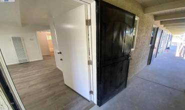 318 105th Ave, Oakland, California 94603, 1 Bedroom Bedrooms, ,1 BathroomBathrooms,Residential Lease,Rent,318 105th Ave,41075939