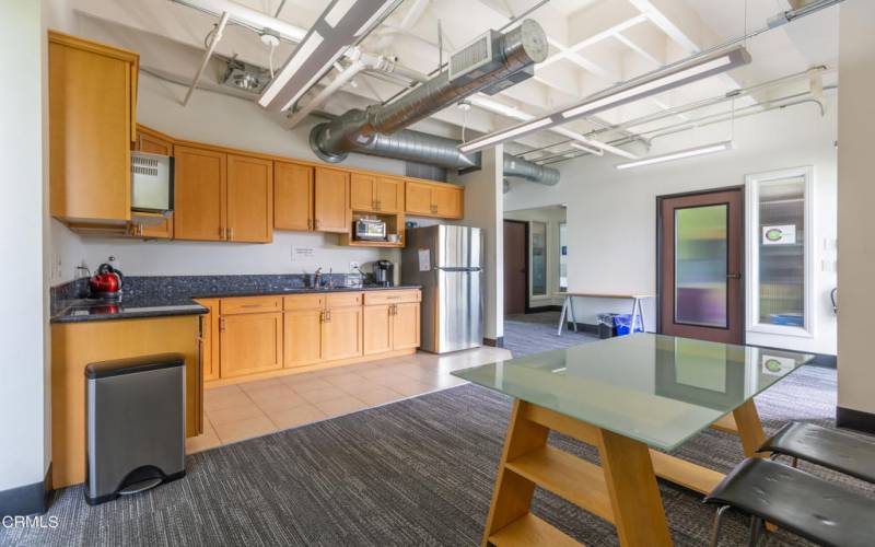 940 E Santa Clara St #200, Ventura, CA 9