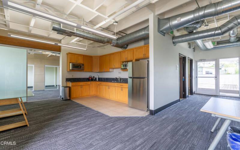 940 E Santa Clara St #200, Ventura, CA 9