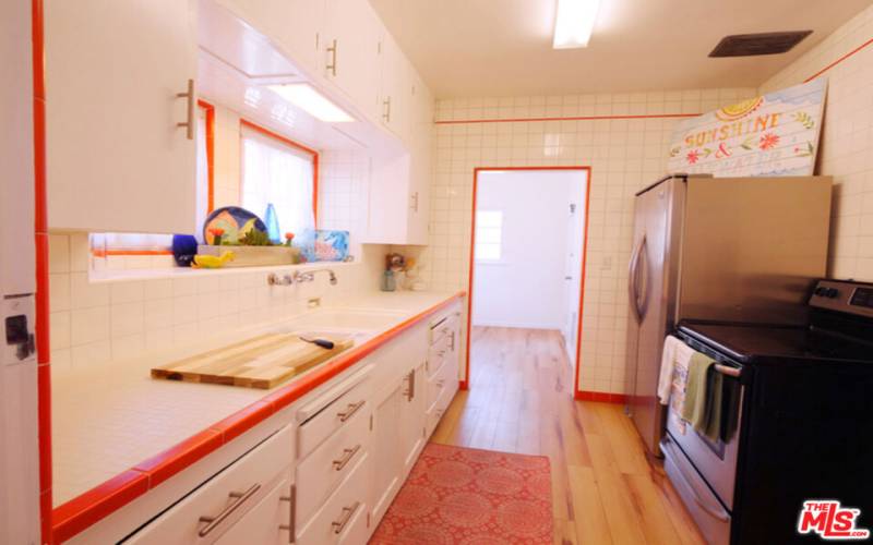 VINTAGE KITCHEN