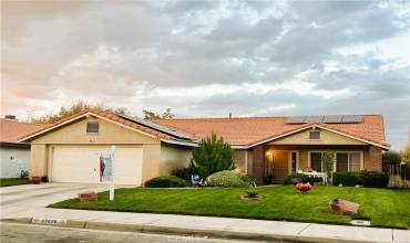 43826 Raysack, Lancaster, California 93535, 4 Bedrooms Bedrooms, ,2 BathroomsBathrooms,Residential,Buy,43826 Raysack,SR24215831