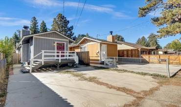 708 W Country Club Boulevard, Big Bear City, California 92314, 2 Bedrooms Bedrooms, ,1 BathroomBathrooms,Residential,Buy,708 W Country Club Boulevard,IV24215675