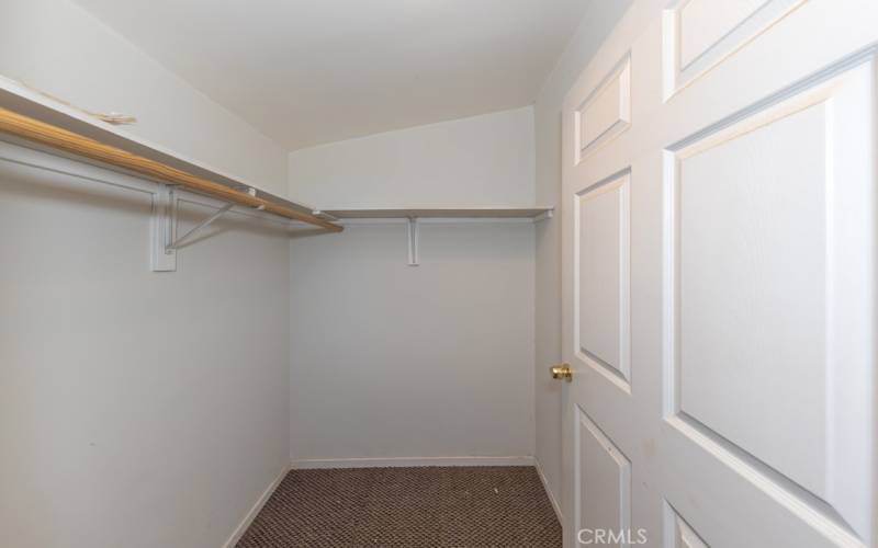 Closet in the 5th bedroom