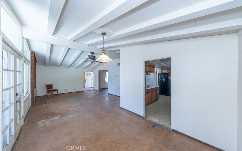 Living & dining rooms with vaulted ceiling